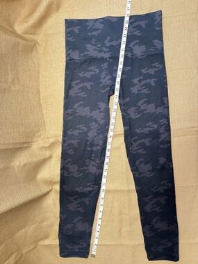 Black & Charcoal SPANX Camo Leggings XL